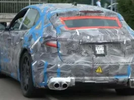 Кто-то построил шестиколесный суперкар Ferrari. Машина выглядит многообещающе